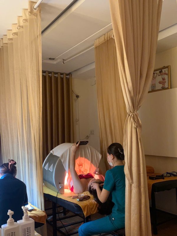 Trị Thâm Mông Quận 2